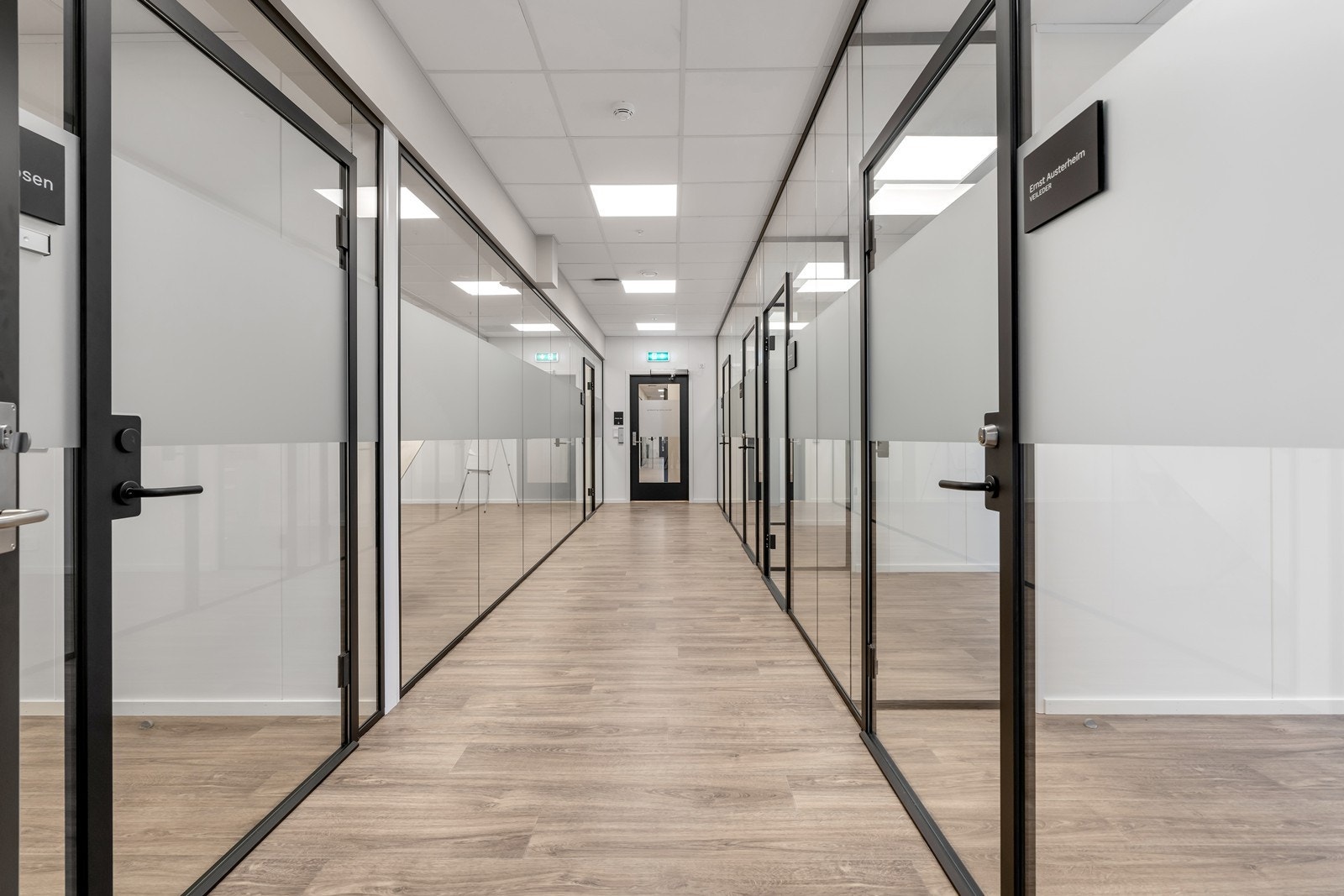 Lagerhall, produksjonshall og kontorlokale på Mjåvann