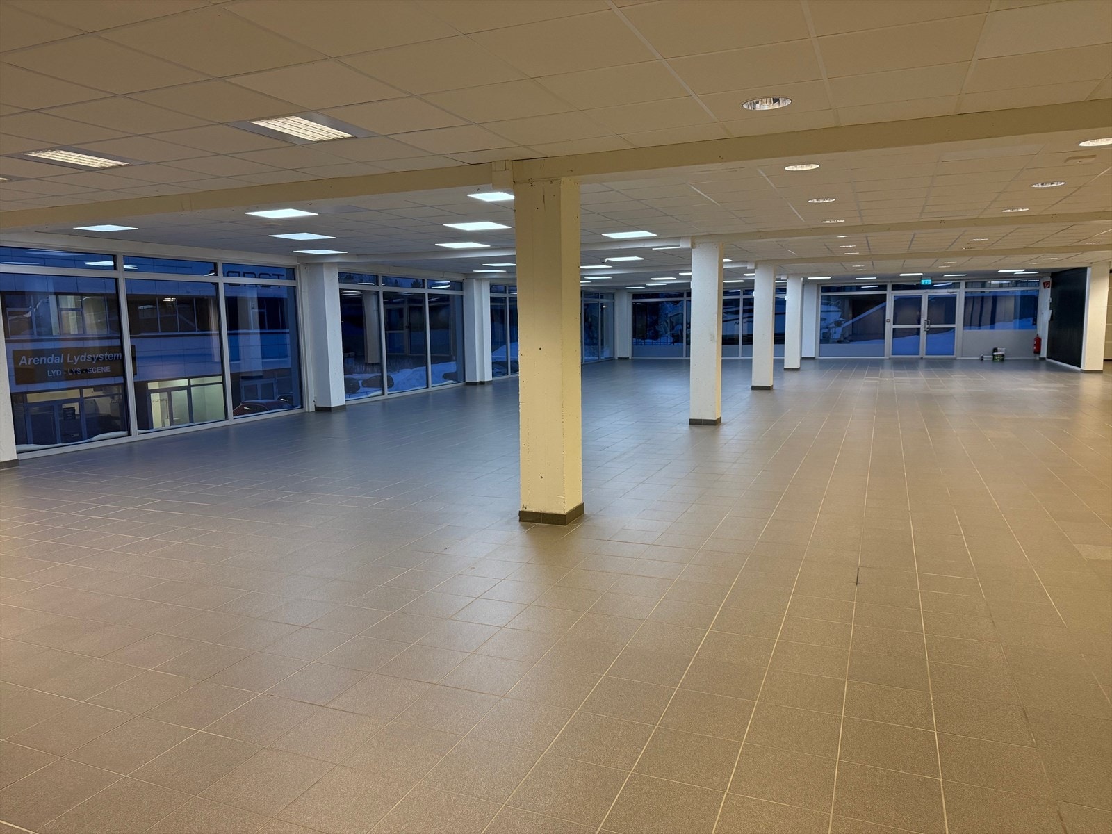 Flotte butikklokaler - klare for innflytting! God eksponering mot E18