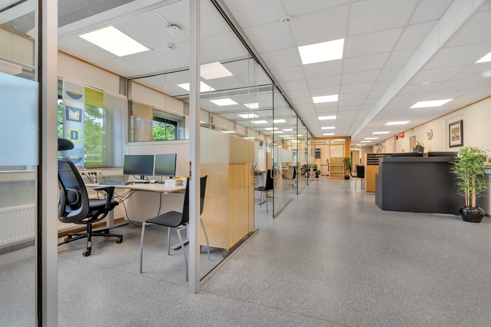 Kontorlokaler med cellekontorer og mulighet for felles kantine - Stoa
