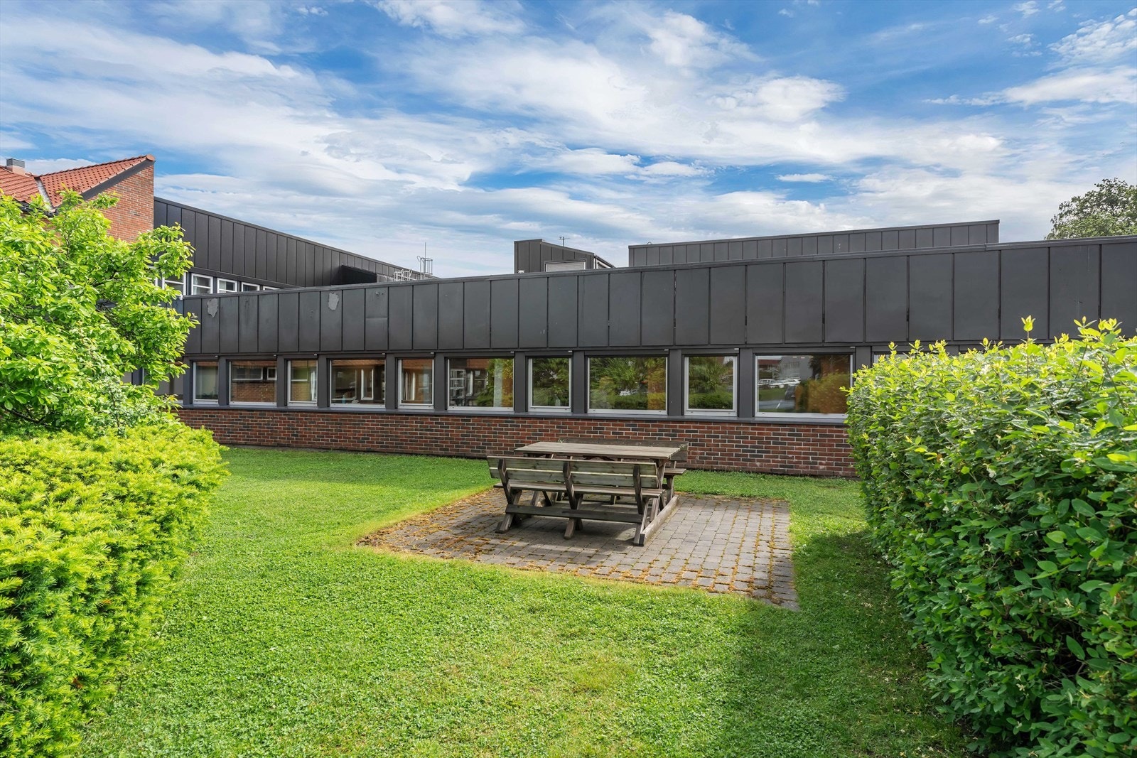 Kontorlokaler med cellekontorer og mulighet for felles kantine - Stoa