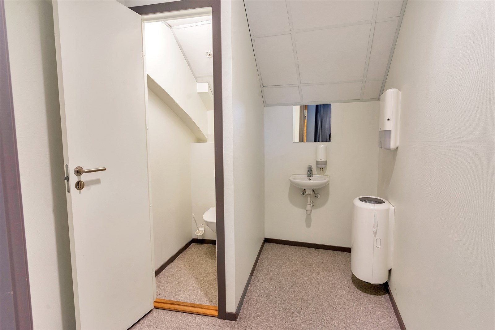 1060 m2 BTA kontor til leie på Sør Arena | Kontorlokalene kan deles i 3 soner