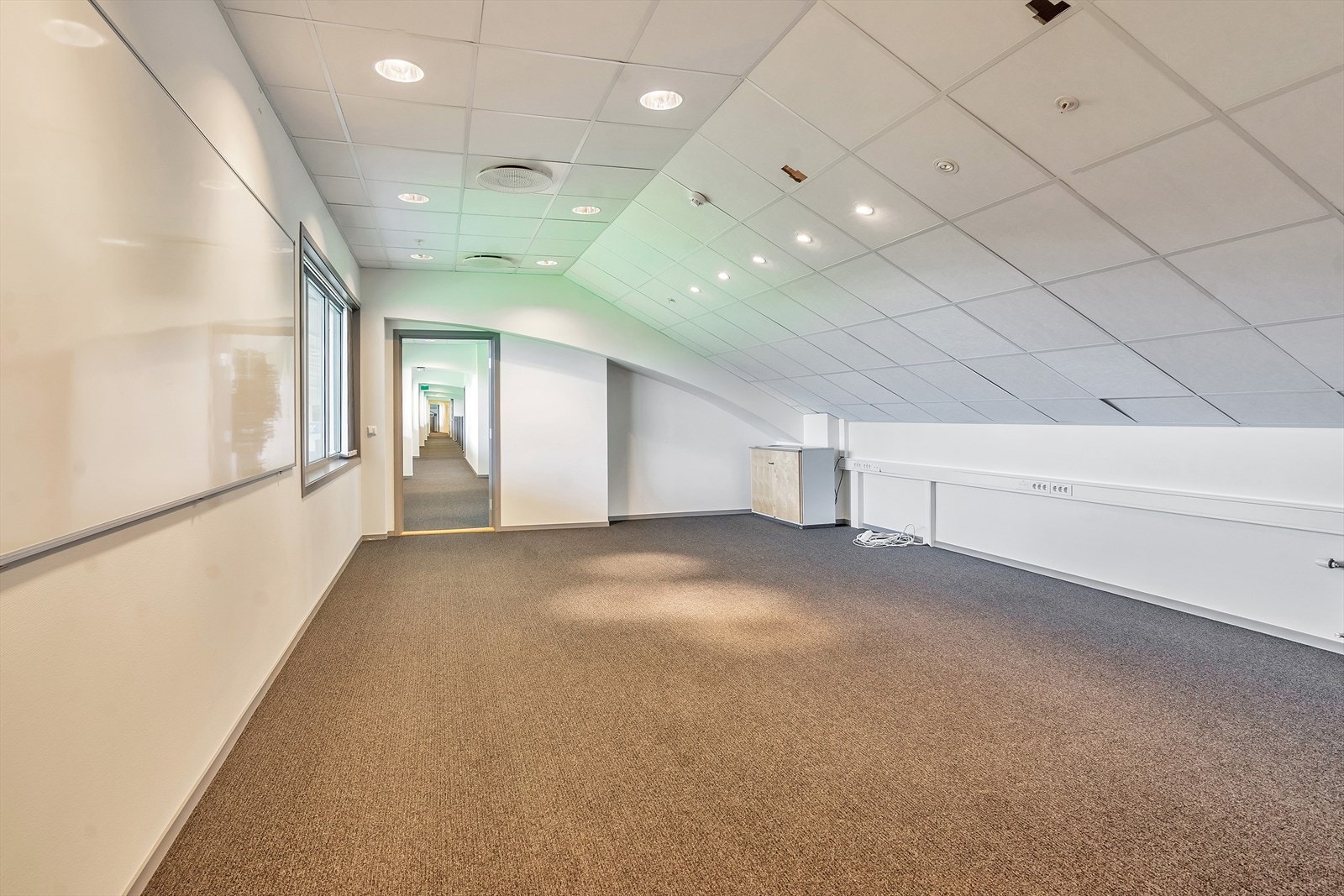 1060 m2 BTA kontor til leie på Sør Arena | Kontorlokalene kan deles i 3 soner