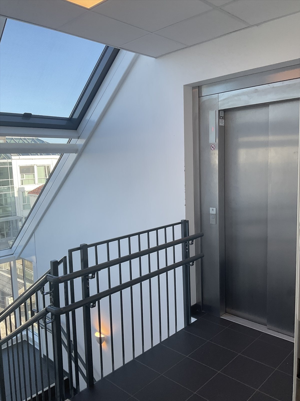 Kontorlokaler på 344 m2 midt i Lillesand sentrum | Egner seg godt for helsevirksomhet