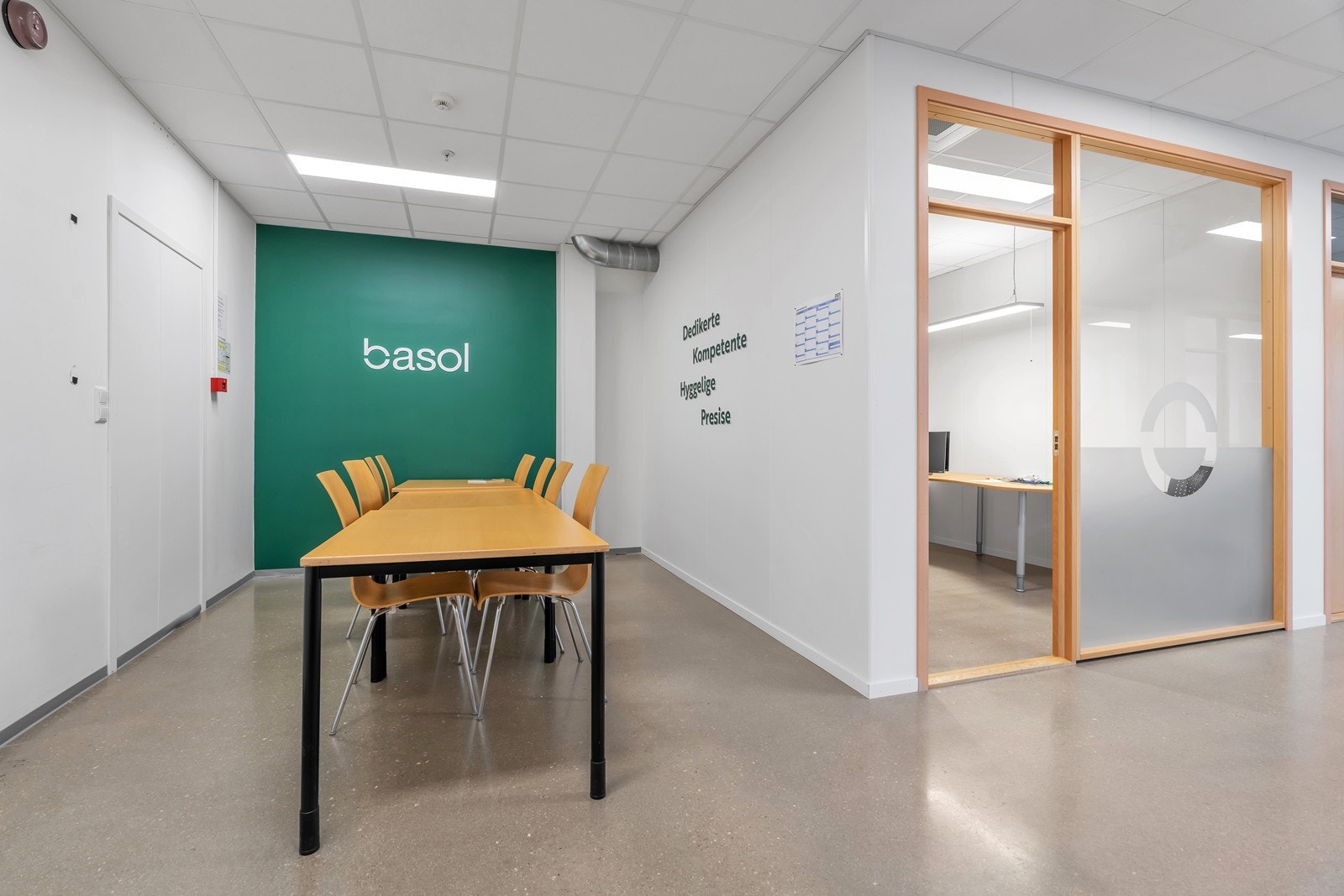 Butikk/showroom/lager på 870 kvm BTA til leie i Sørlandsparken