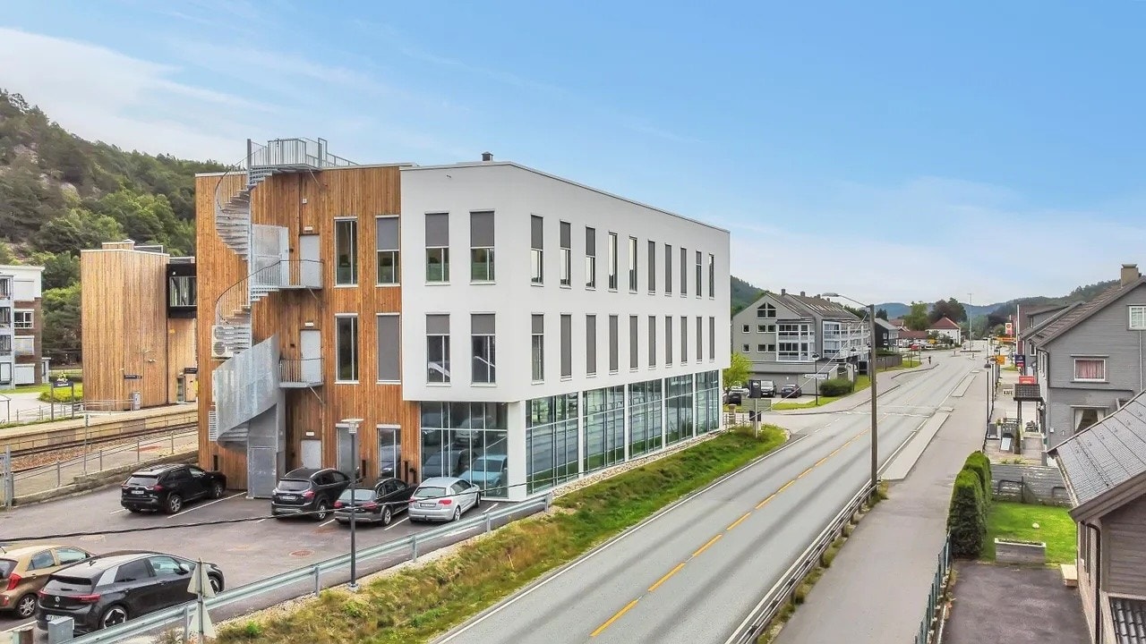 Nodeland Stasjon -moderne næringsseksjon til leie i 1. etasje