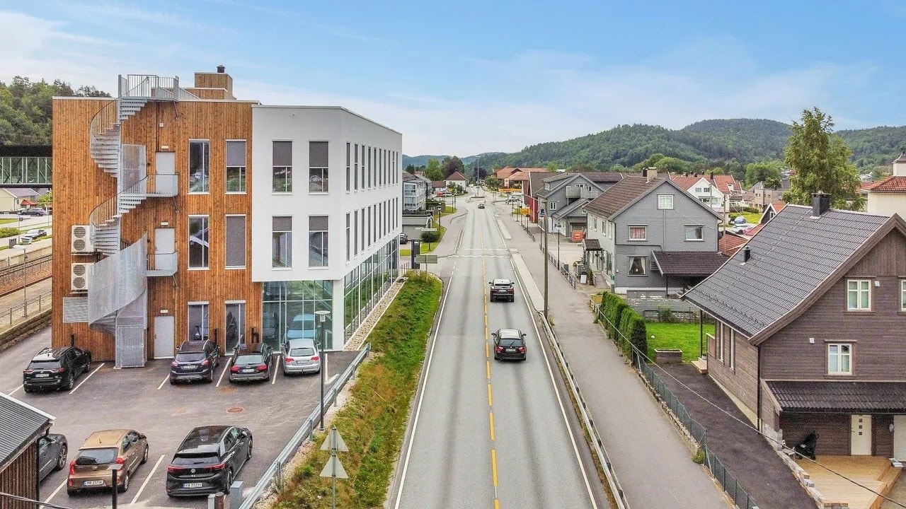 Nodeland Stasjon -moderne næringsseksjon til leie i 1. etasje