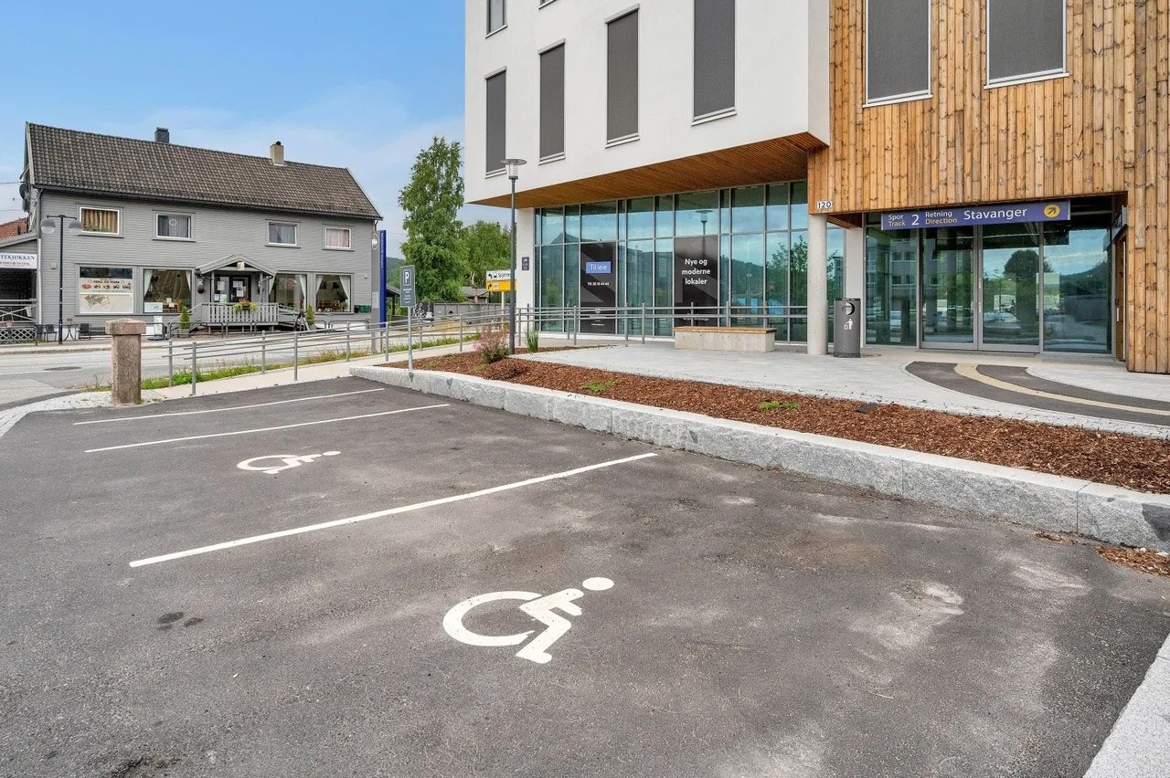 Nodeland Stasjon -moderne næringsseksjon til leie i 1. etasje