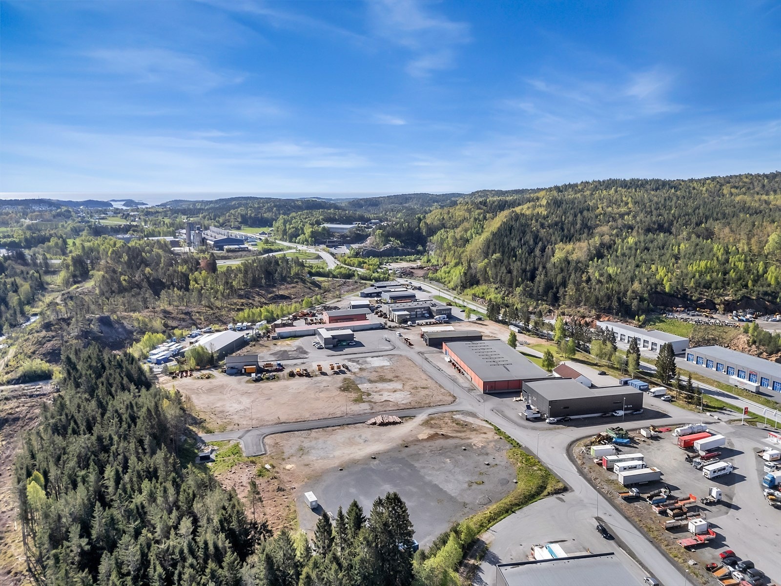Produksjon-/lagerbygg på 2.650 kvm BTA med tilhørende kontor-/adminbygg - Storemyrsletta
