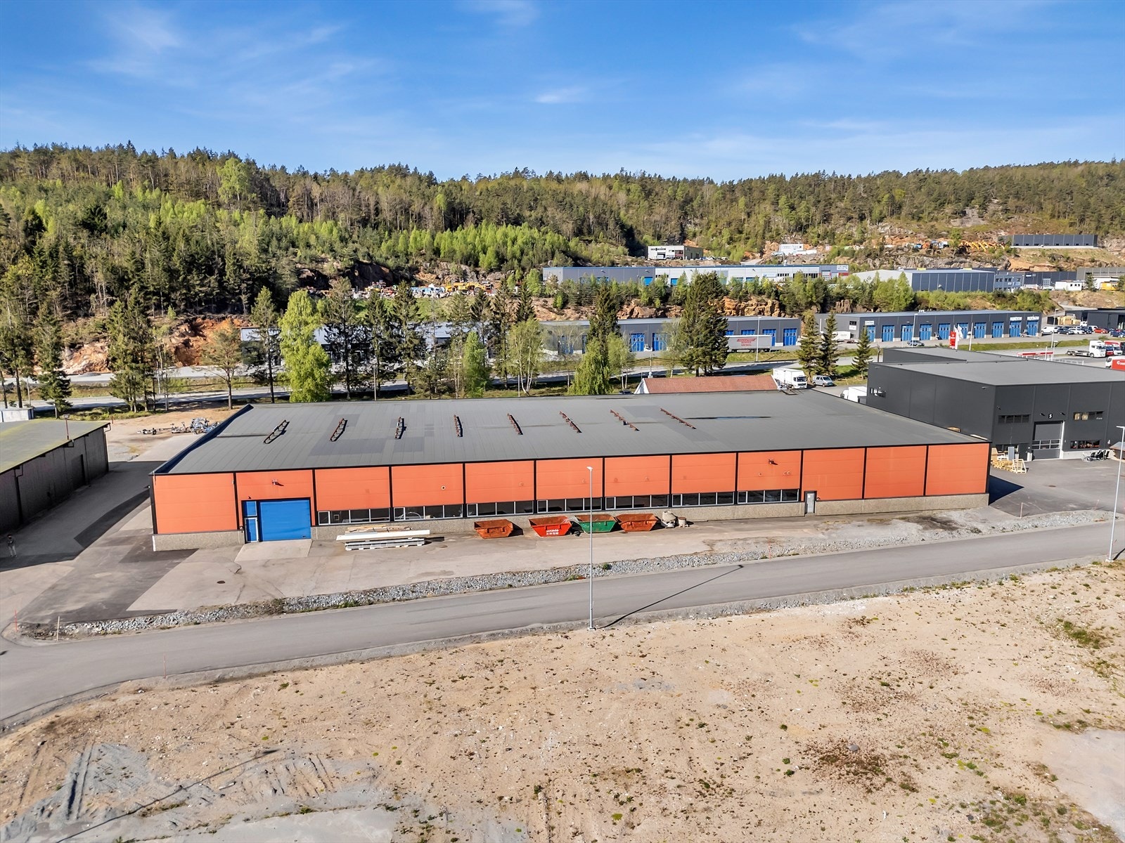 Produksjon-/lagerbygg på 2.650 kvm BTA med tilhørende kontor-/adminbygg - Storemyrsletta