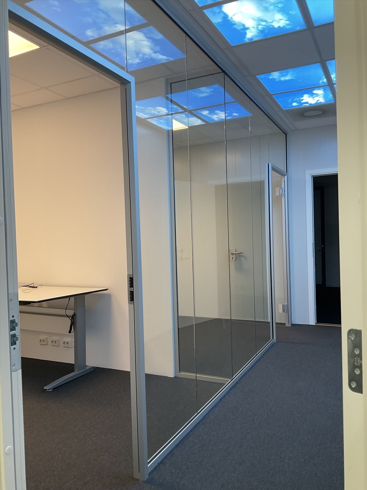 Kombinasjonslokale med verksted/ produksjon/ lagerhall og kontor - Godt med parkering