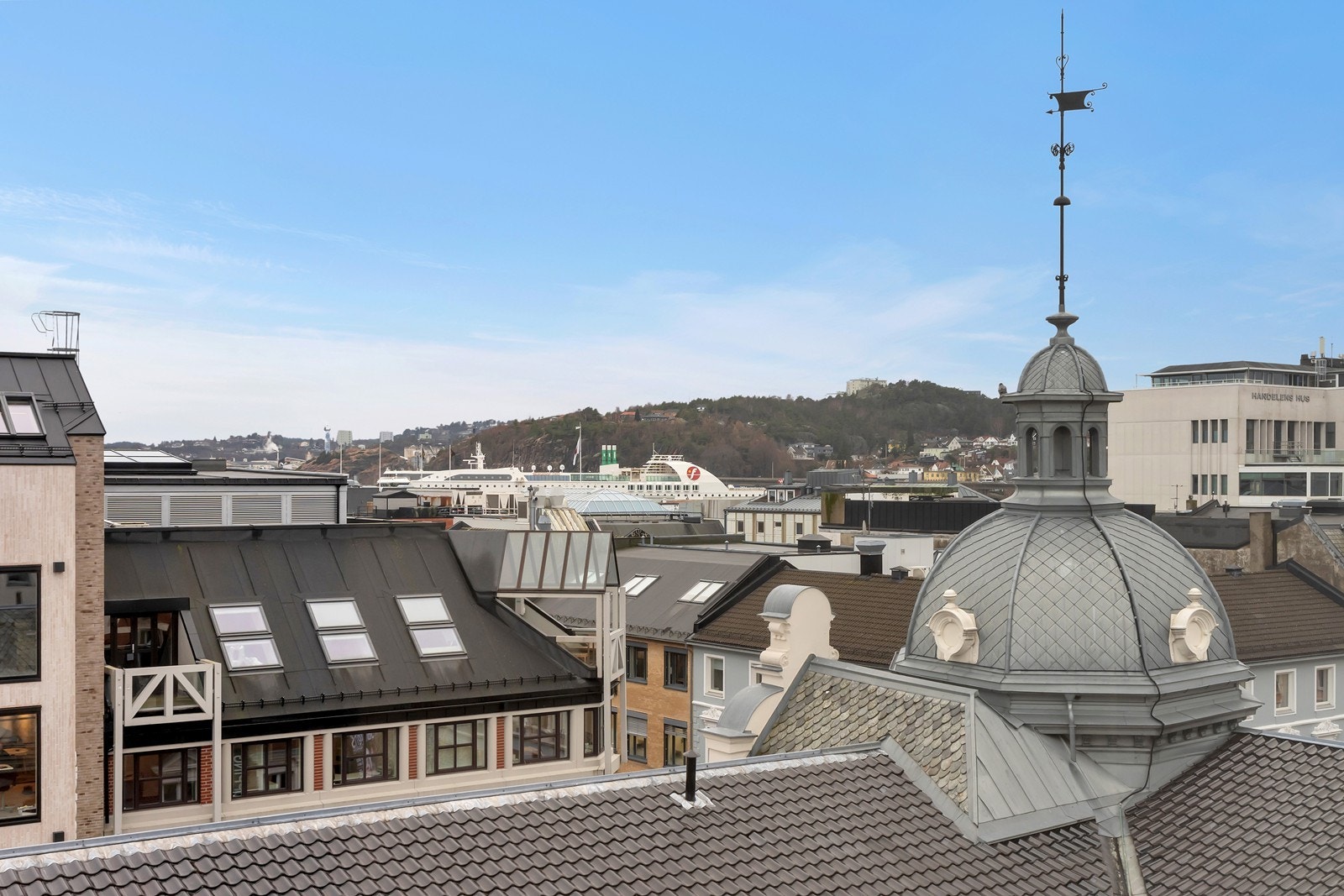 Kontorlokaler på Sandens med kantine, takterrasse og attraktiv beliggenhet.