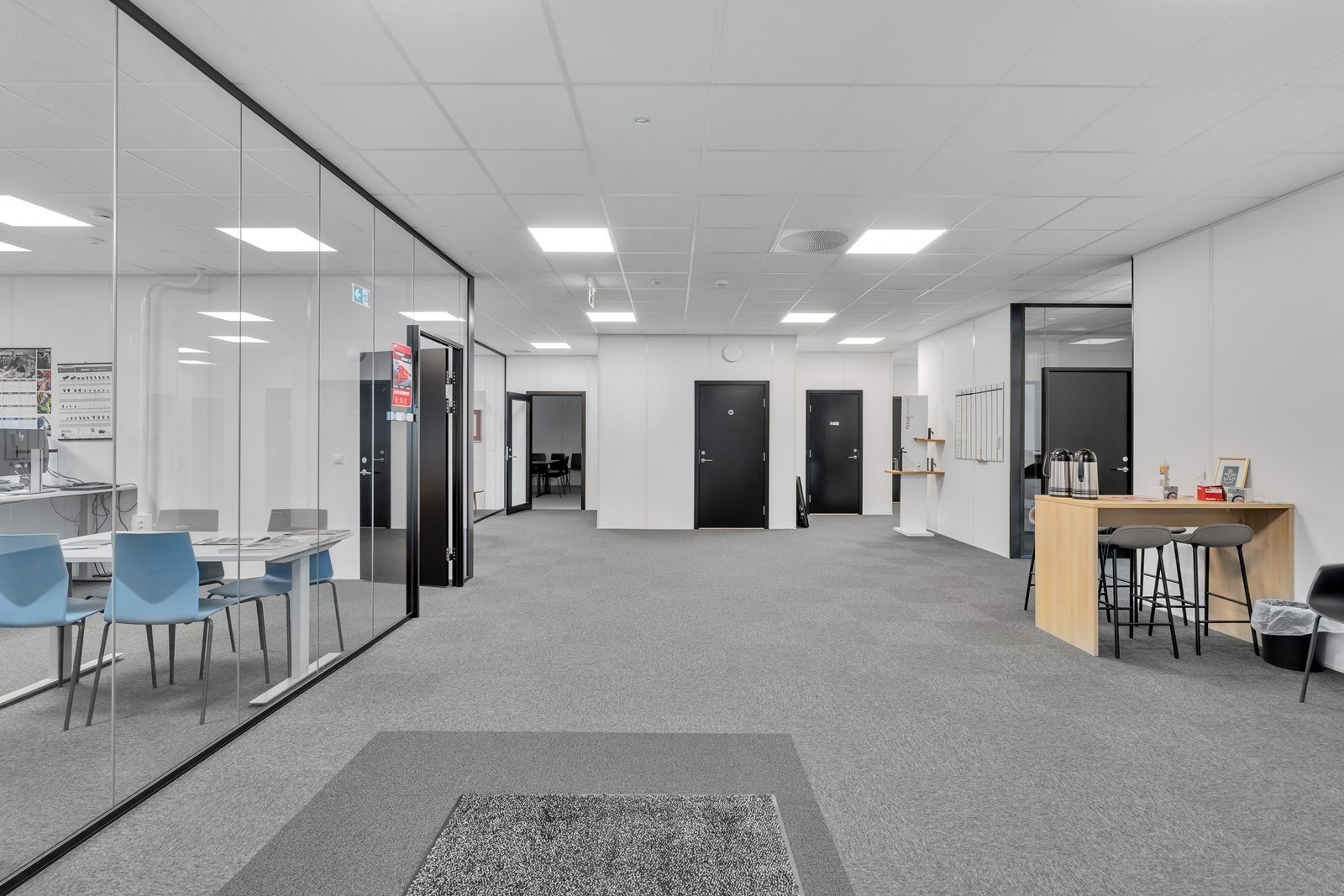 Kontor/showroom med fantastisk sjøutsikt og sentral beliggenhet på Vige, Kristiansand Øst
