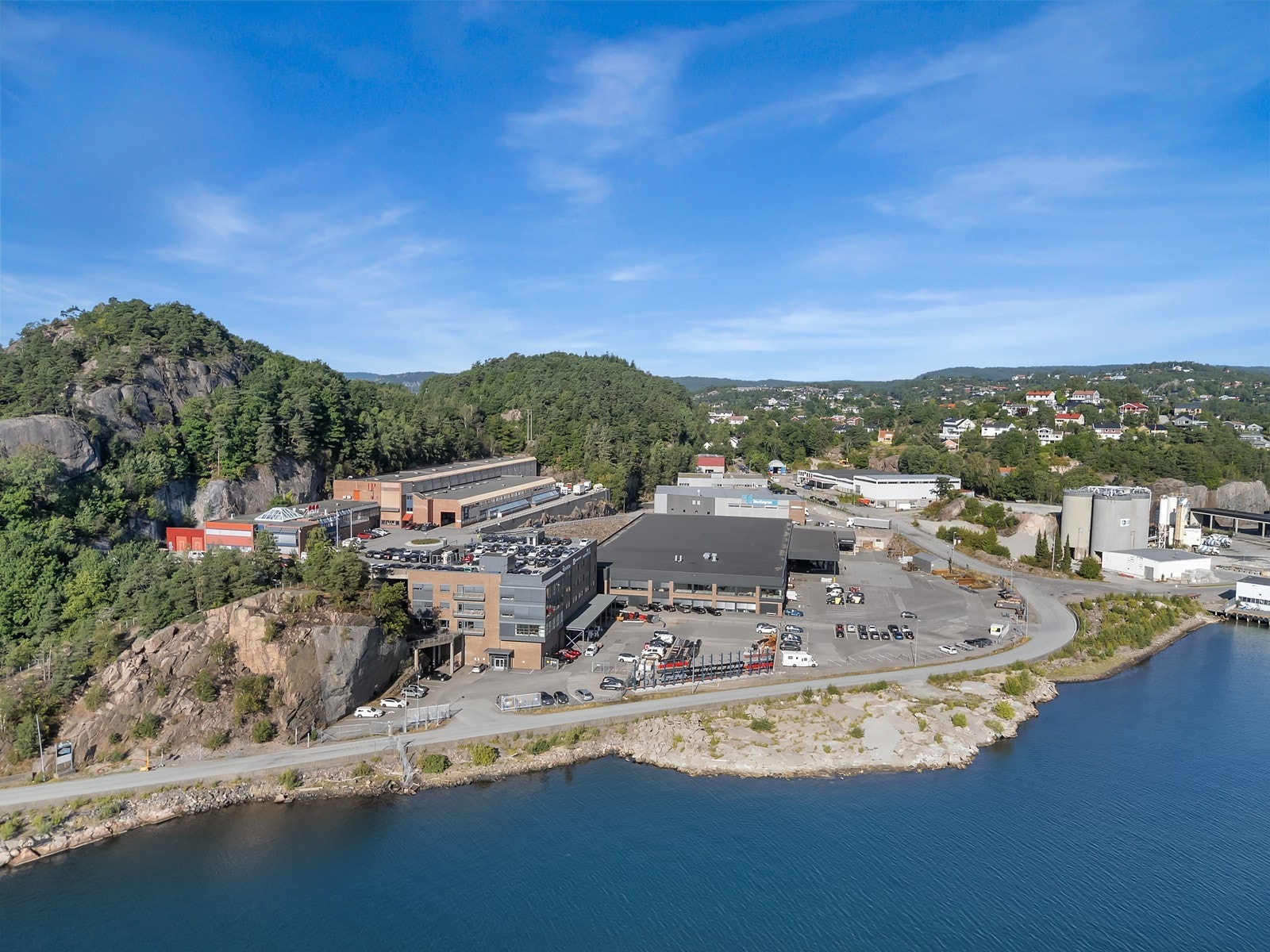 Kontor/showroom med fantastisk sjøutsikt og sentral beliggenhet på Vige, Kristiansand Øst