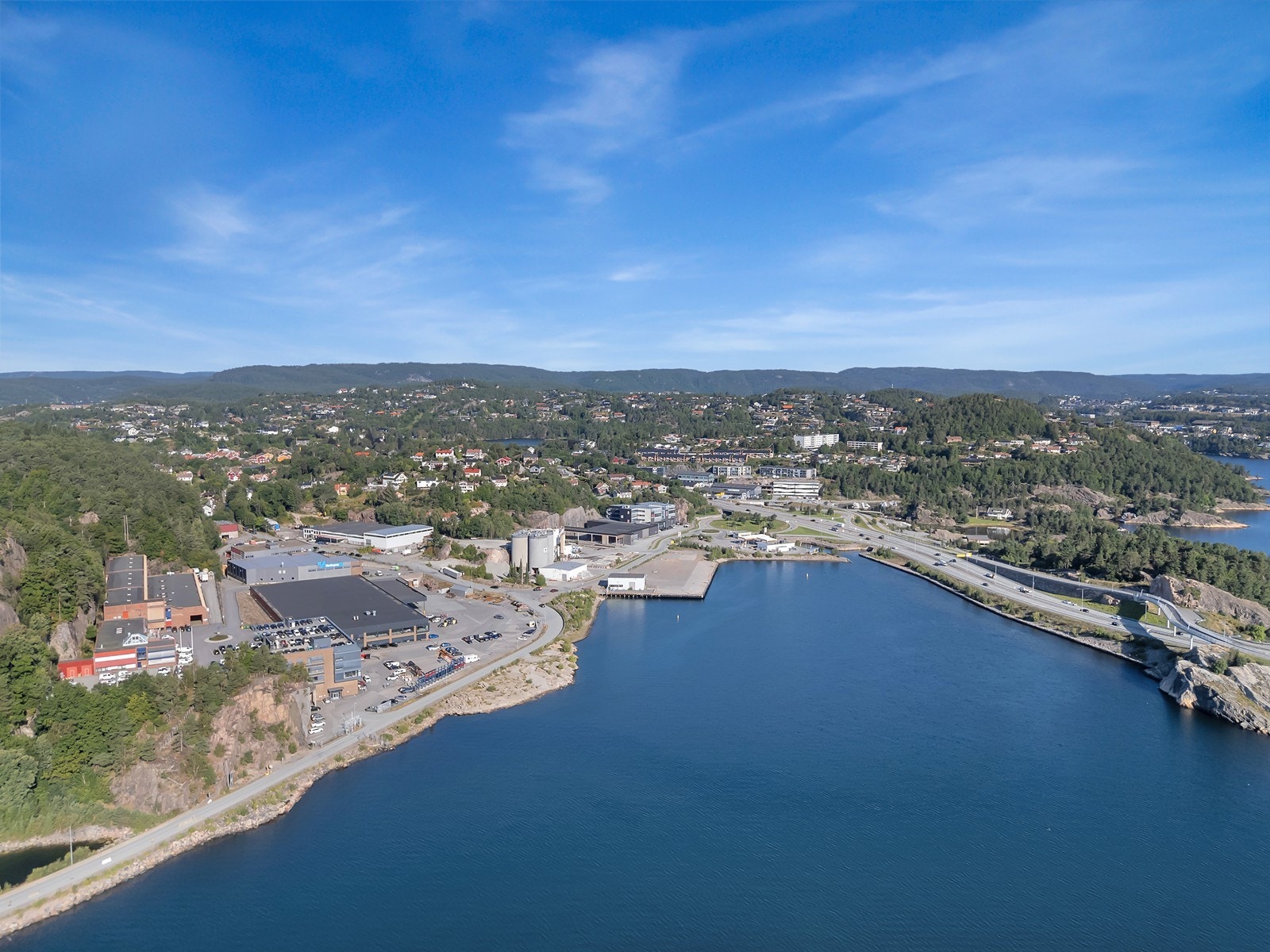 Kontor/showroom med fantastisk sjøutsikt og sentral beliggenhet på Vige, Kristiansand Øst