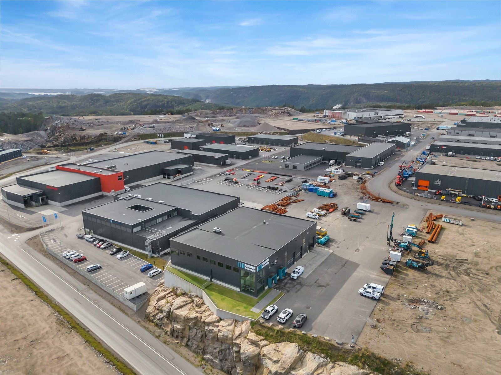 2 cellekontor med utelagringsmuligheter på 1,4 mål i nyere bygg- Mjåvann