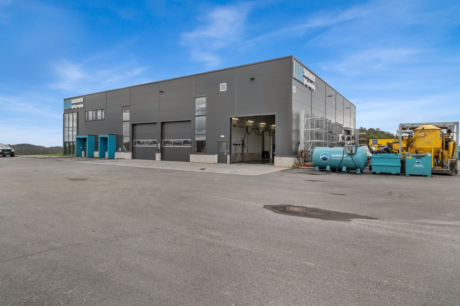 2 cellekontor med utelagringsmuligheter på 1,4 mål i nyere bygg- Mjåvann