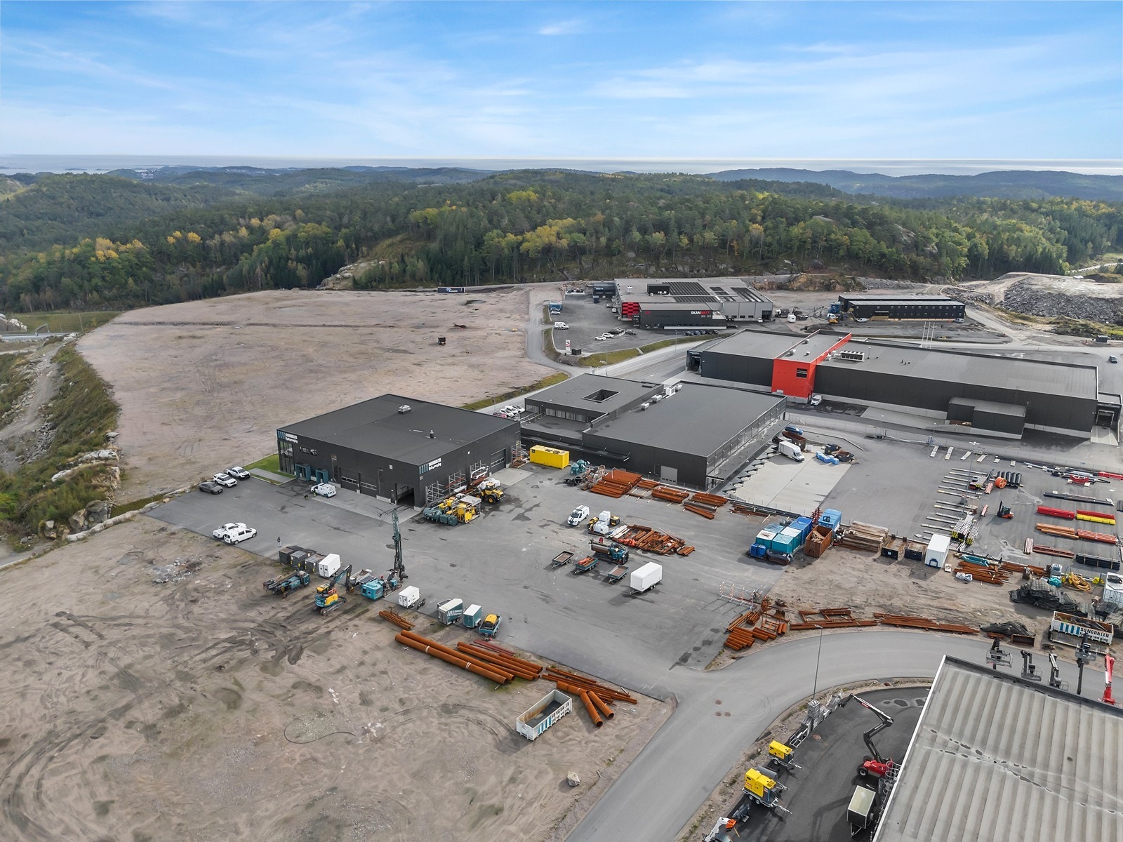 2 cellekontor med utelagringsmuligheter på 1,4 mål i nyere bygg- Mjåvann