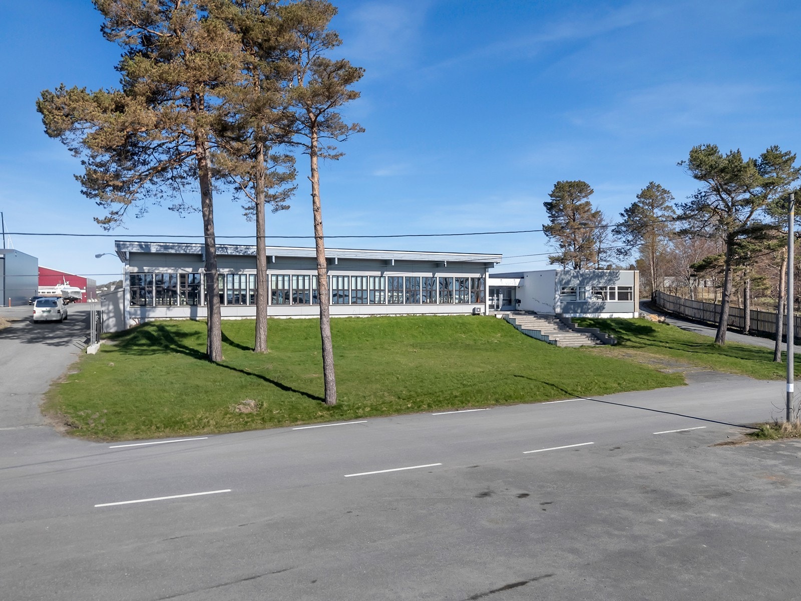 Lager-/Industribygg med stor tomt