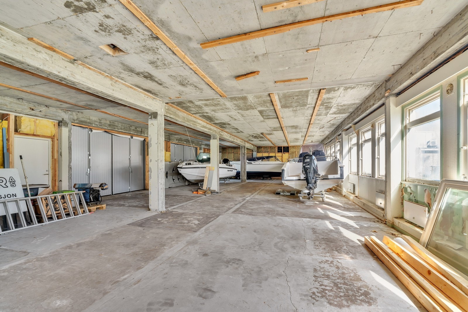 Lager-/Industribygg med stor tomt