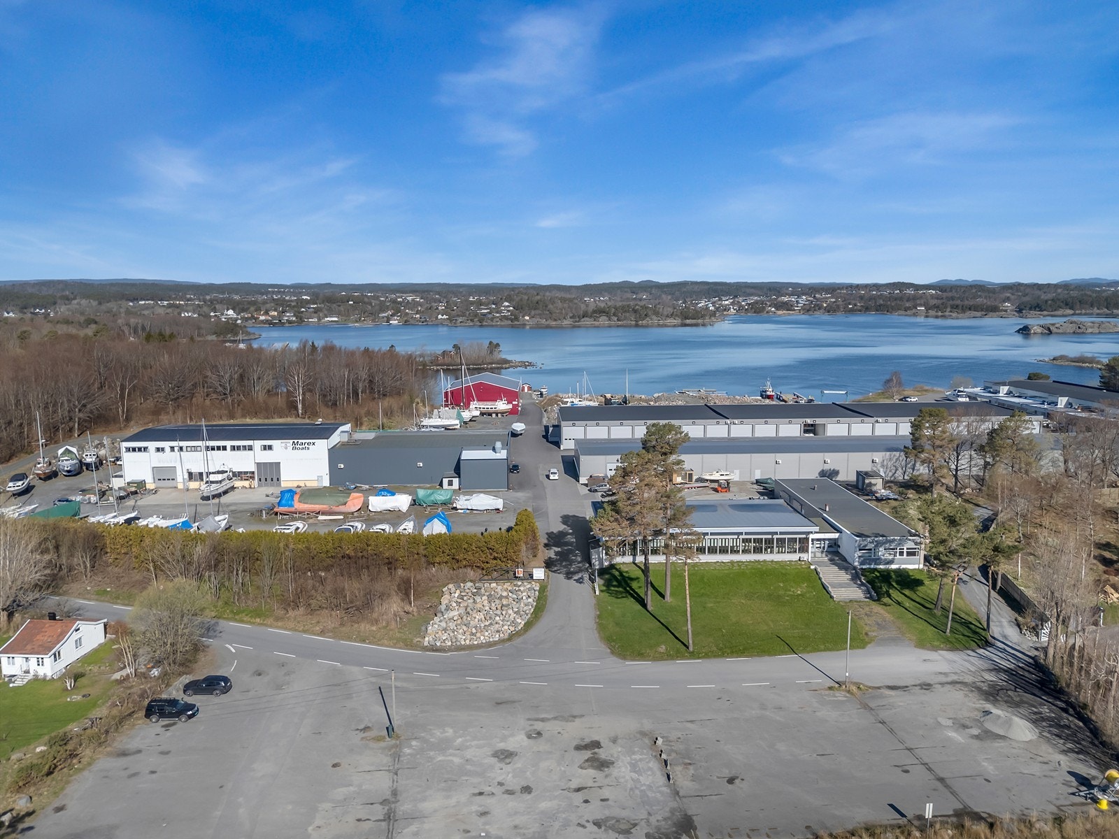 Lager-/Industribygg med stor tomt