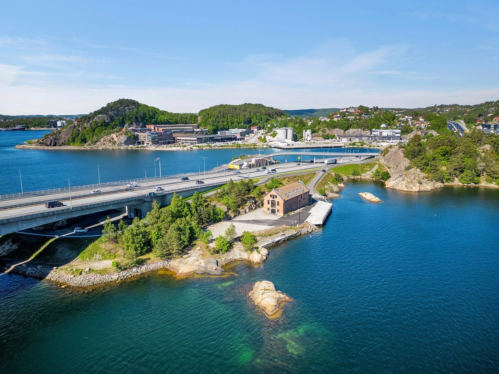 Krutthuset - Unik eiendom med industrikai, rett ved E18