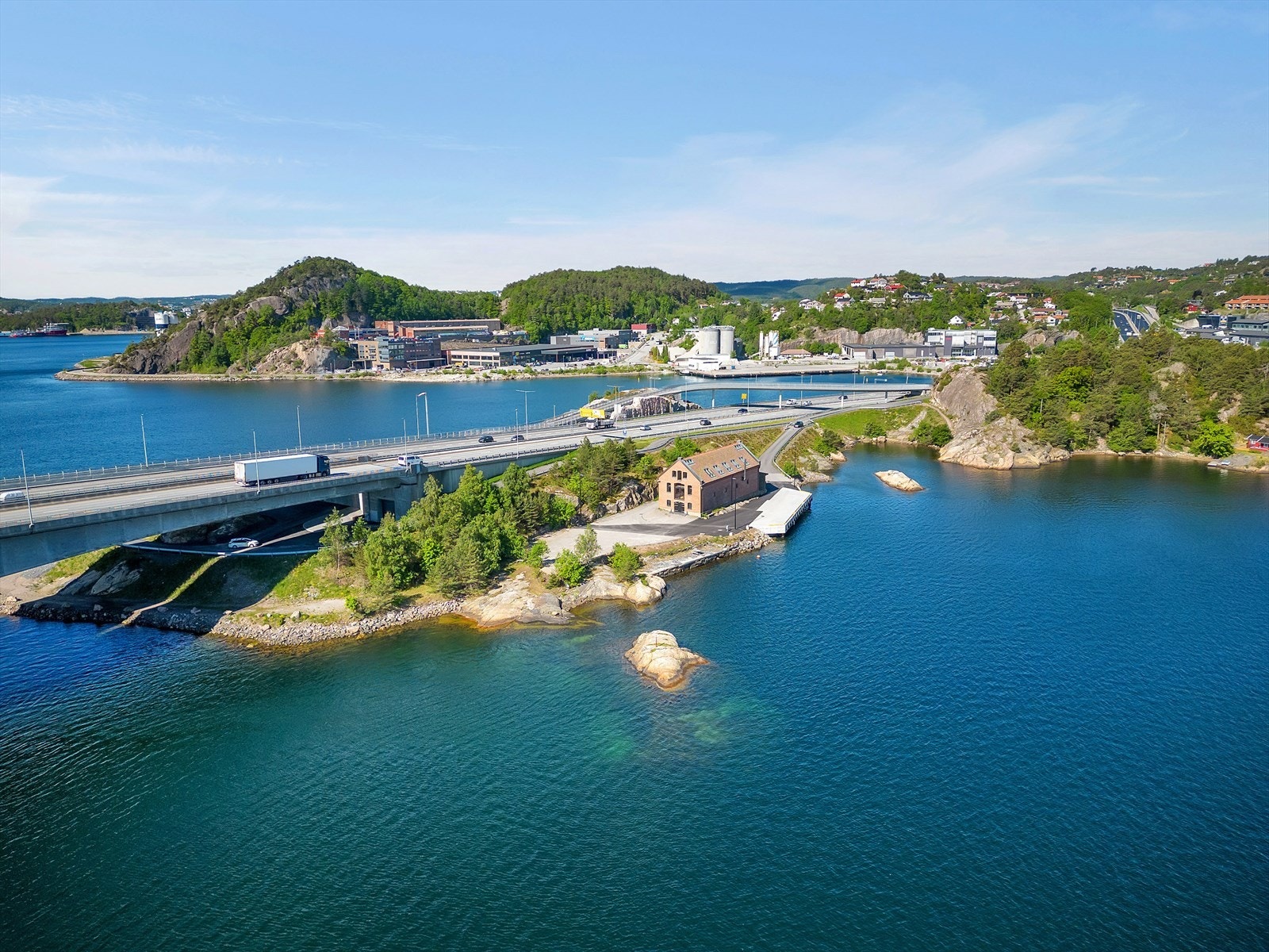Krutthuset - Unik eiendom med industrikai, rett ved E18