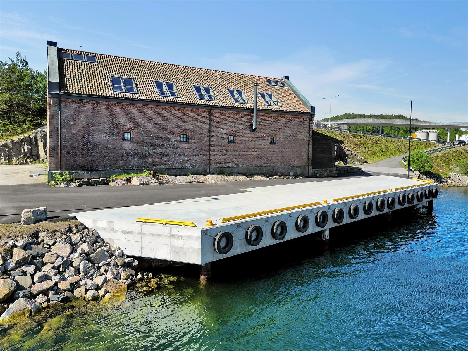 Krutthuset - Unik eiendom med industrikai, rett ved E18