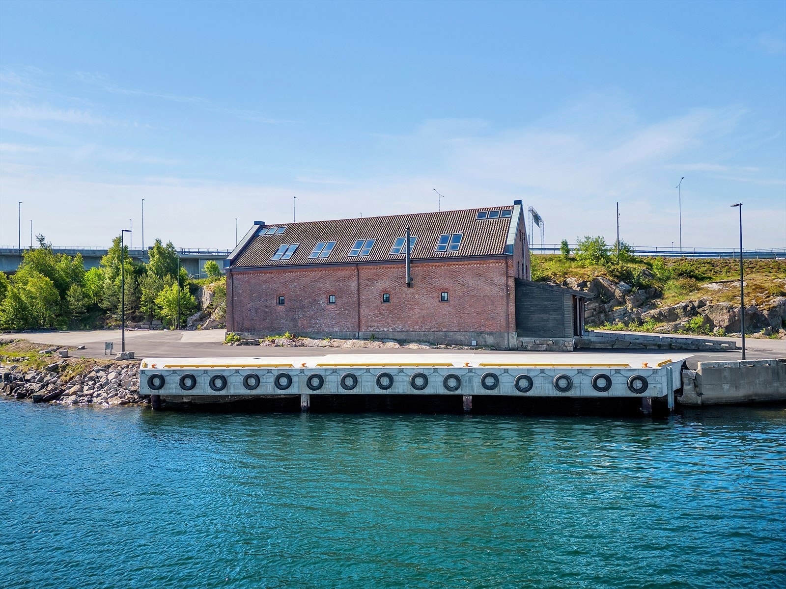 Krutthuset - Unik eiendom med industrikai, rett ved E18