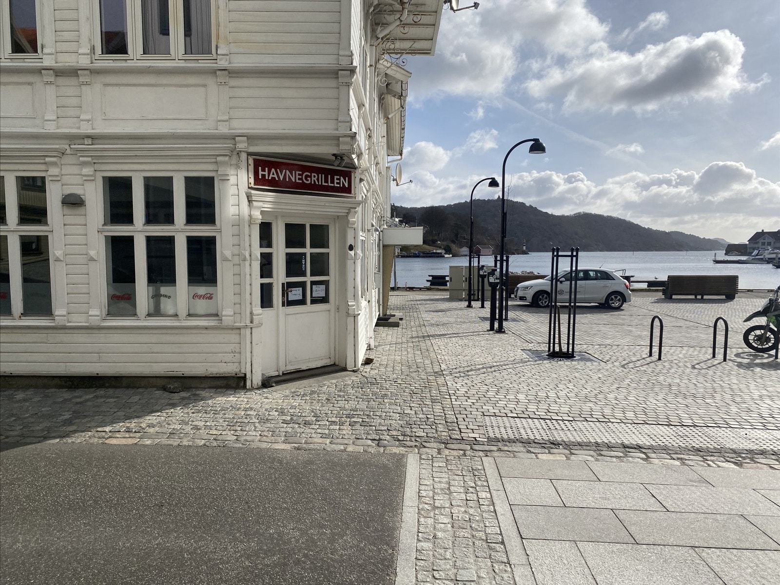 Fullt utleid - Næring kombinert med 2 leiligheter i Farsund sentrum
