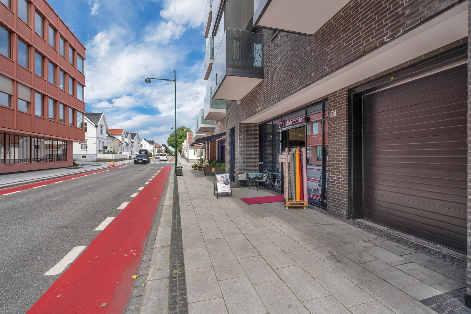 Attraktiv næringsseksjon i 1. etg i Byhaven - midt i Kvadraturen. Inkl. parkeringsplass.