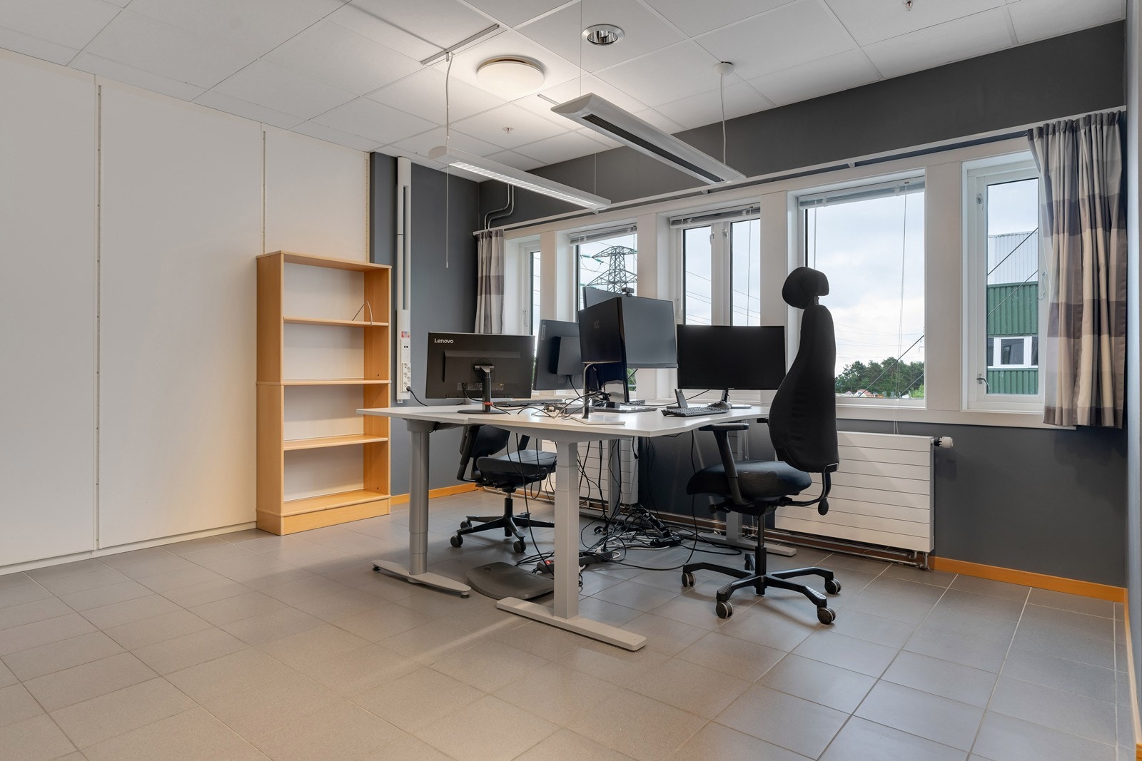 Fleksible kontorlokaler/møterom/kantine med god standard og flott utsikt | 5 min fra KRS sentrum | Rikelig parkering