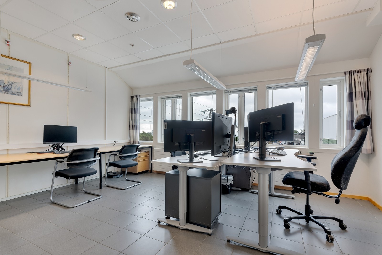 Fleksible kontorlokaler/møterom/kantine med god standard og flott utsikt | 5 min fra KRS sentrum | Rikelig parkering
