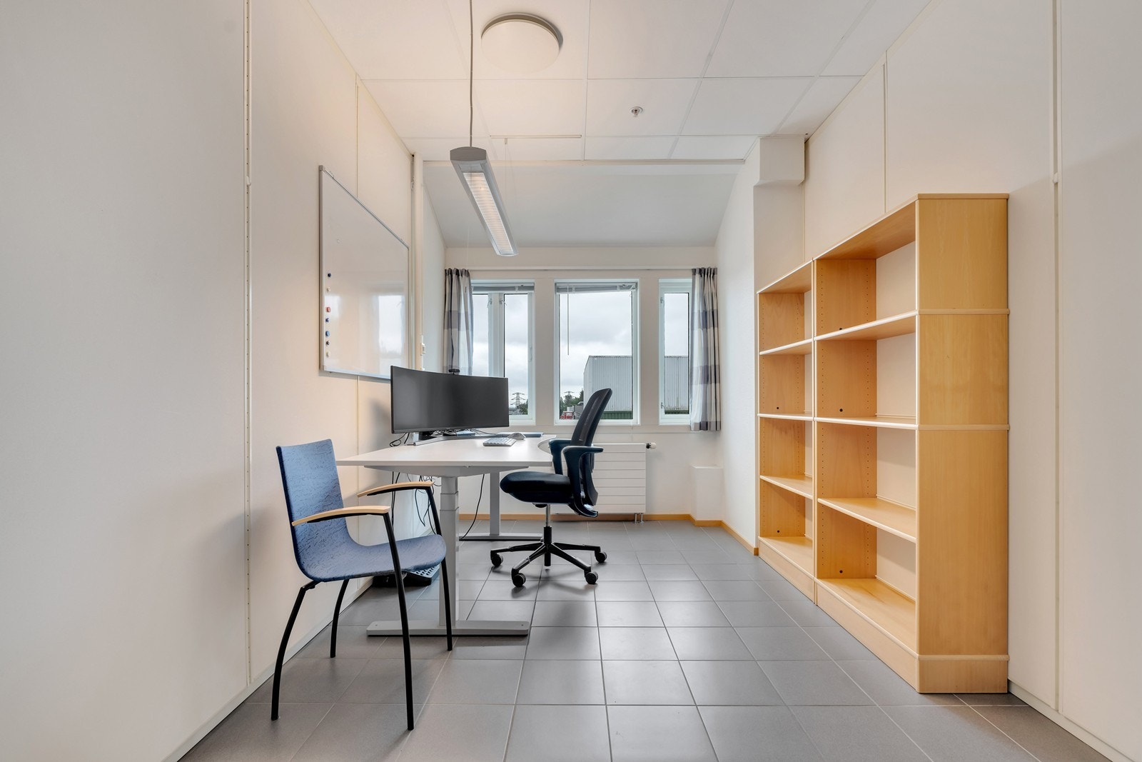 Fleksible kontorlokaler/møterom/kantine med god standard og flott utsikt | 5 min fra KRS sentrum | Rikelig parkering
