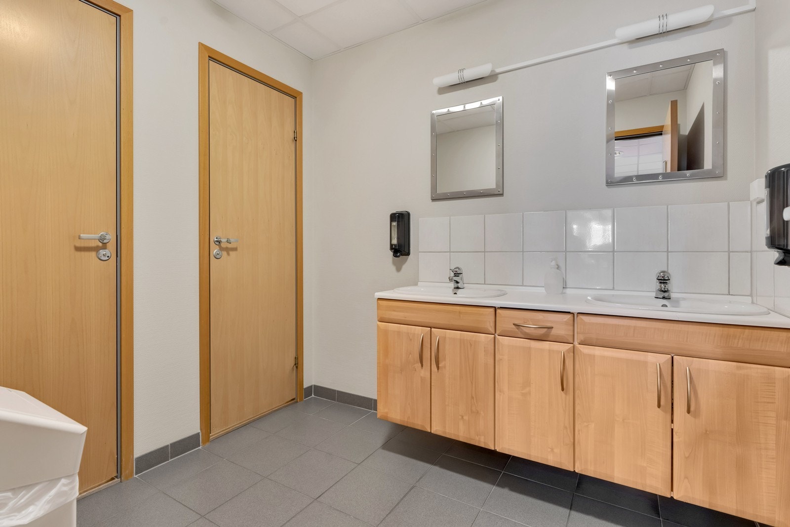 Fleksible kontorlokaler/møterom/kantine med god standard og flott utsikt | 5 min fra KRS sentrum | Rikelig parkering