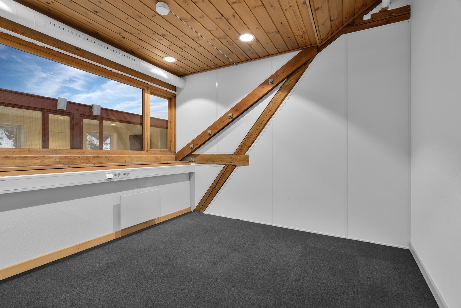 Kontorfelleskap midt i Arendal sentrum!