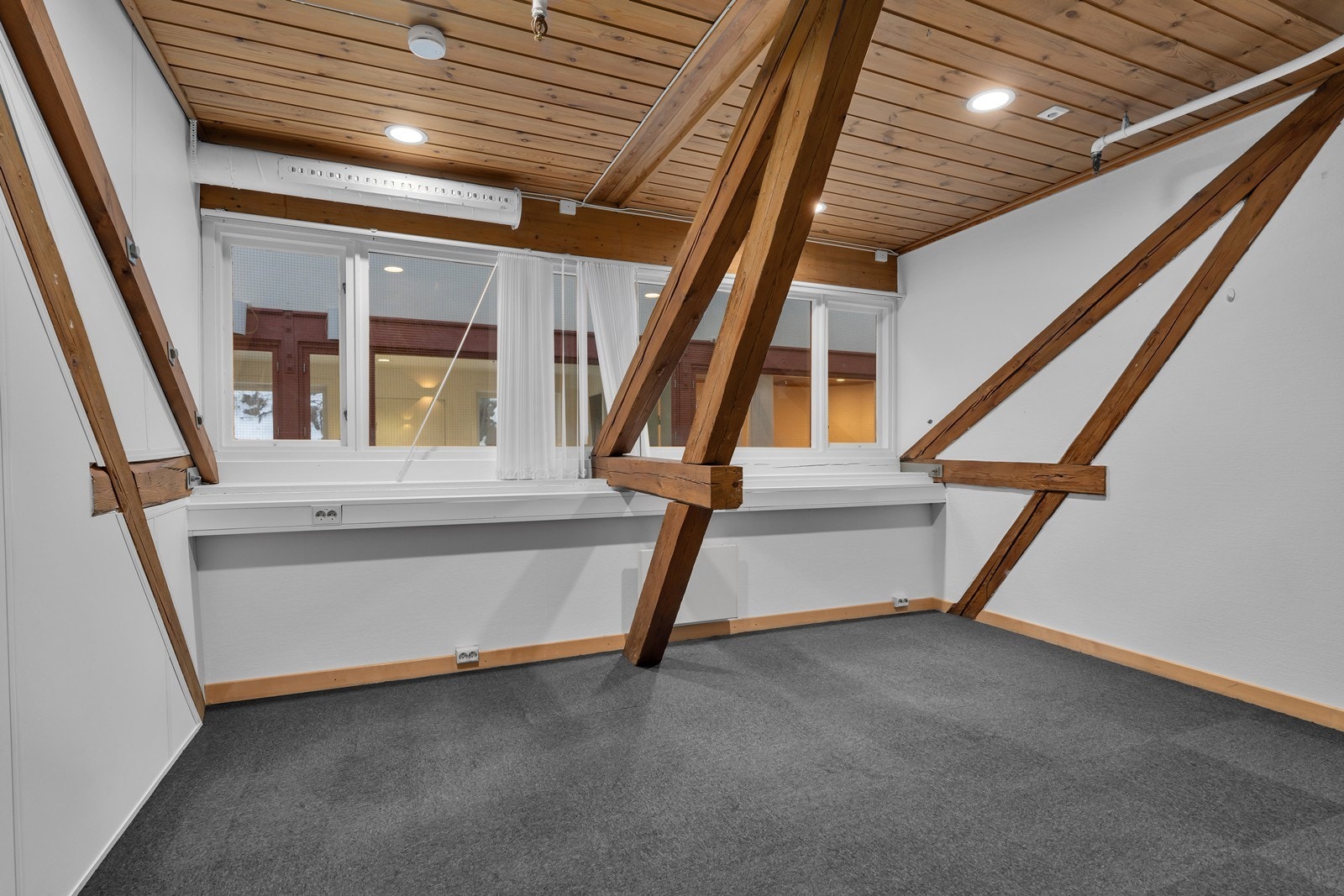 Kontorfelleskap midt i Arendal sentrum!