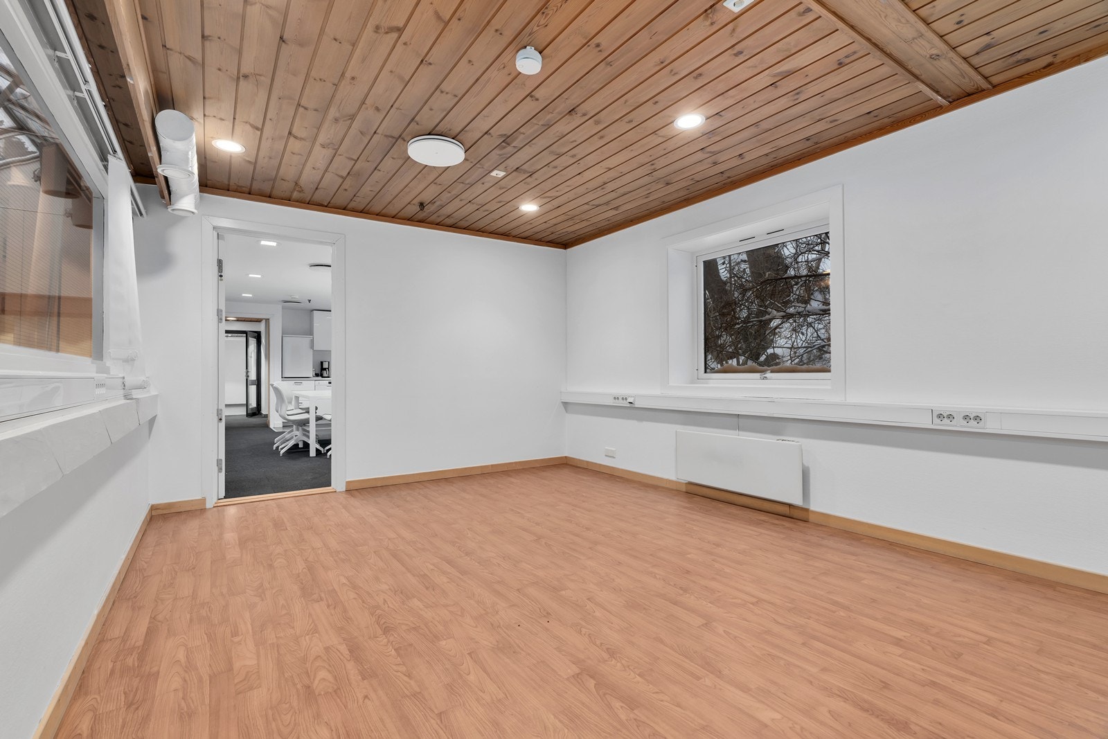 Kontorfelleskap midt i Arendal sentrum!