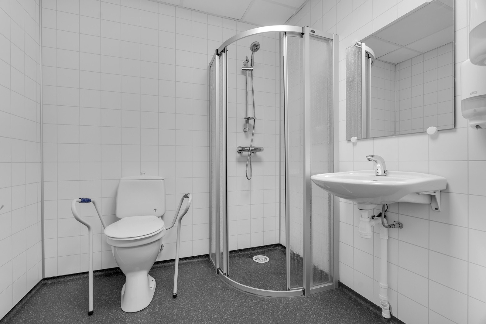 Nylig oppusset kontorlokaler -midt i Arendal sentrum