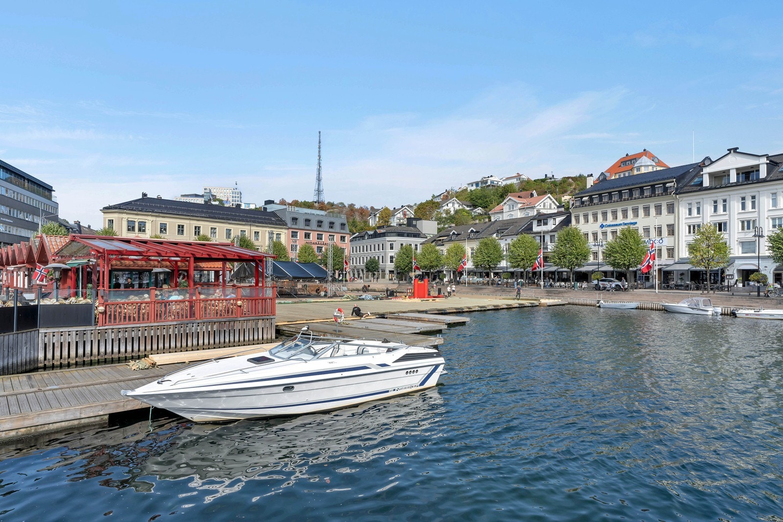 Nylig oppusset kontorlokaler -midt i Arendal sentrum
