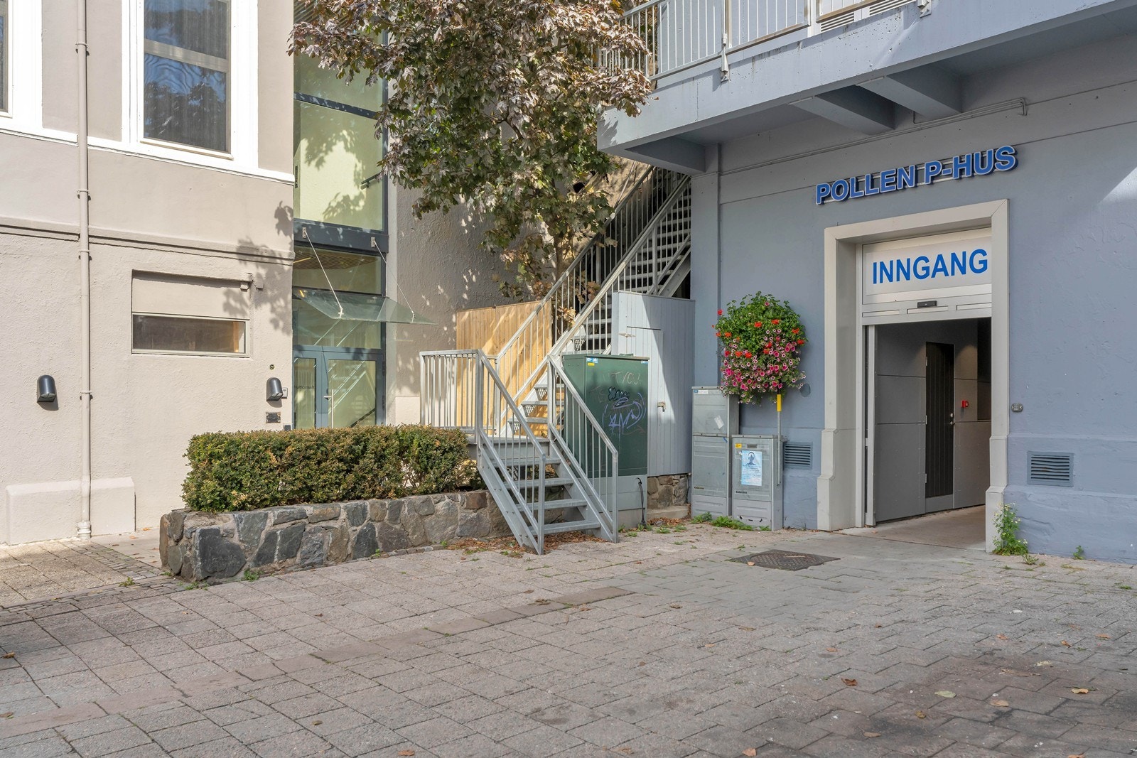 Nylig oppusset kontorlokaler -midt i Arendal sentrum