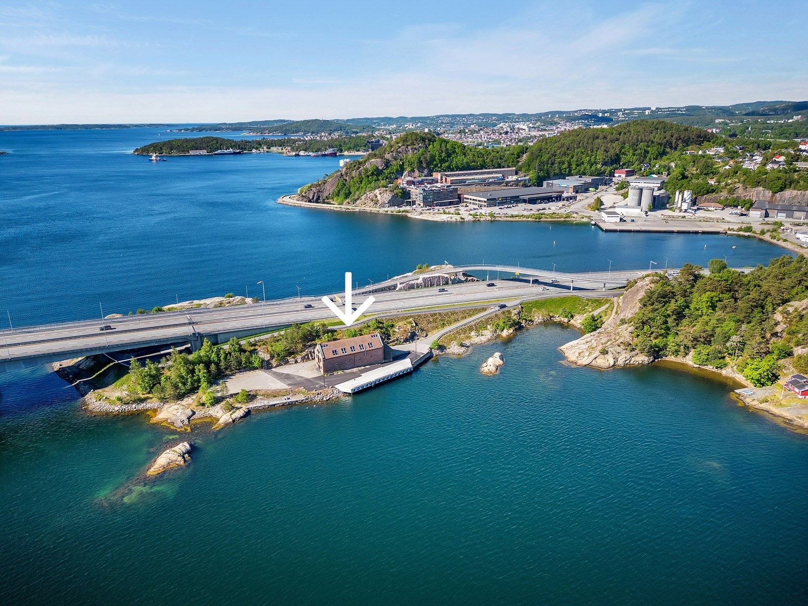 Krutthuset - Unik eiendom med industrikai, rett ved E18