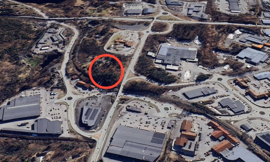 Eksponert næringstomt på Stoa, Arendals mest sentrale næringsområde