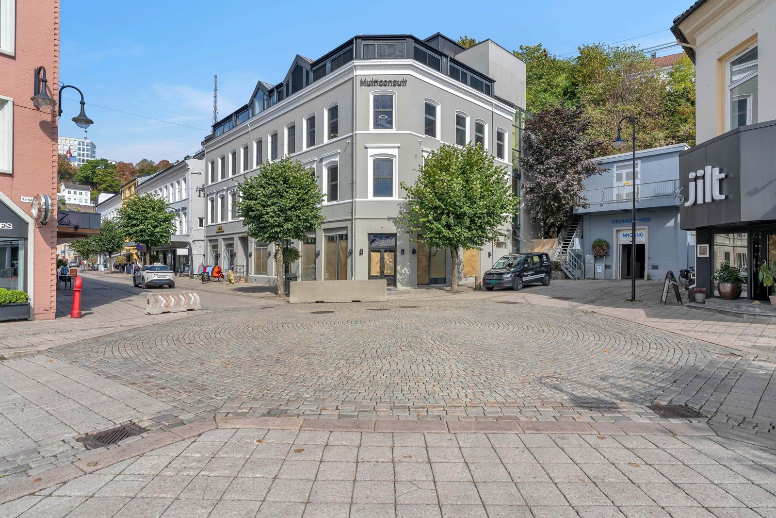 Nylig oppusset kontorlokaler -midt i Arendal sentrum