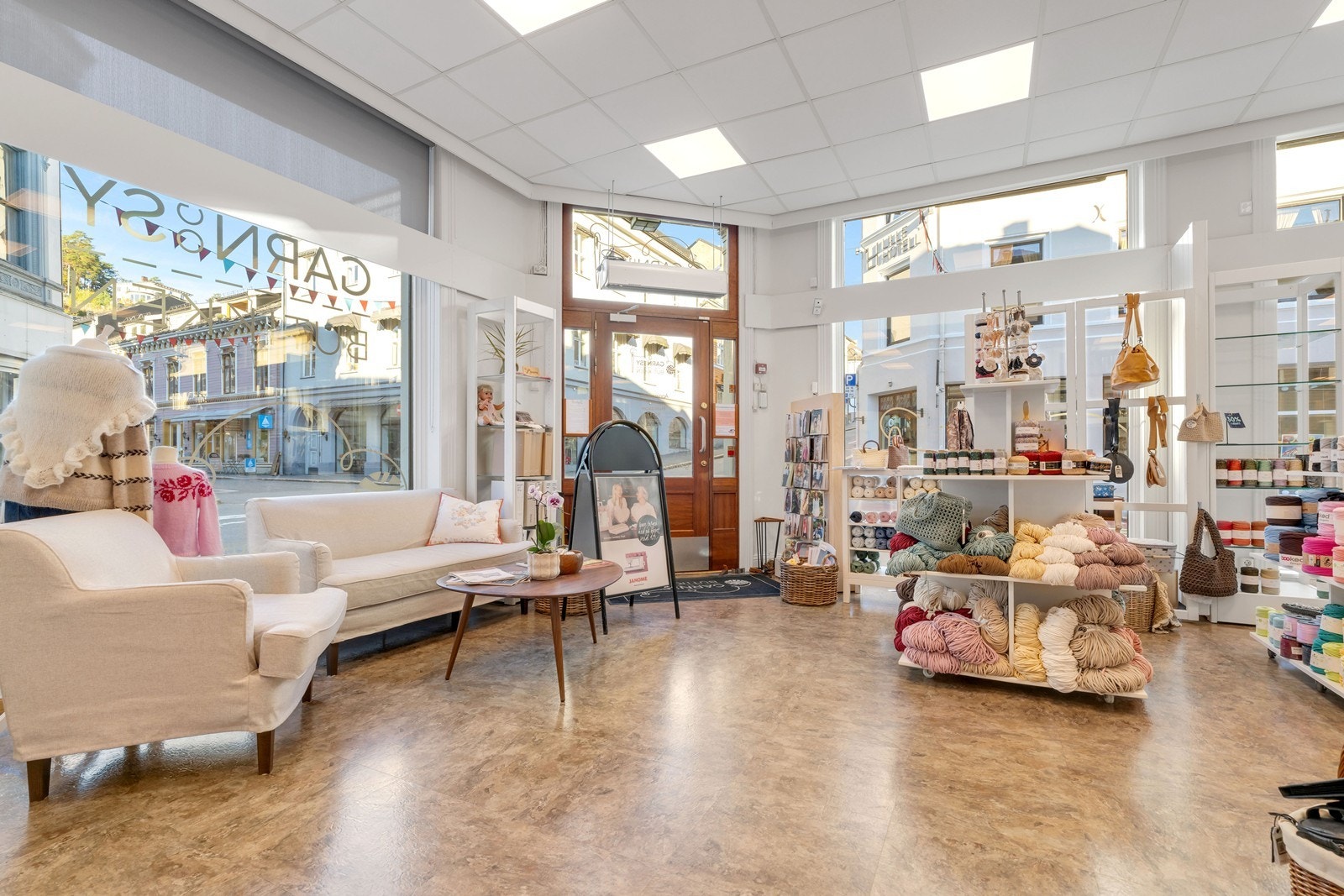 Tradisjonsrik bygård midt i Arendal sentrum