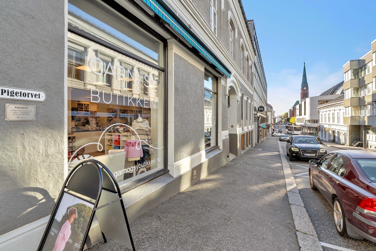 Tradisjonsrik bygård midt i Arendal sentrum