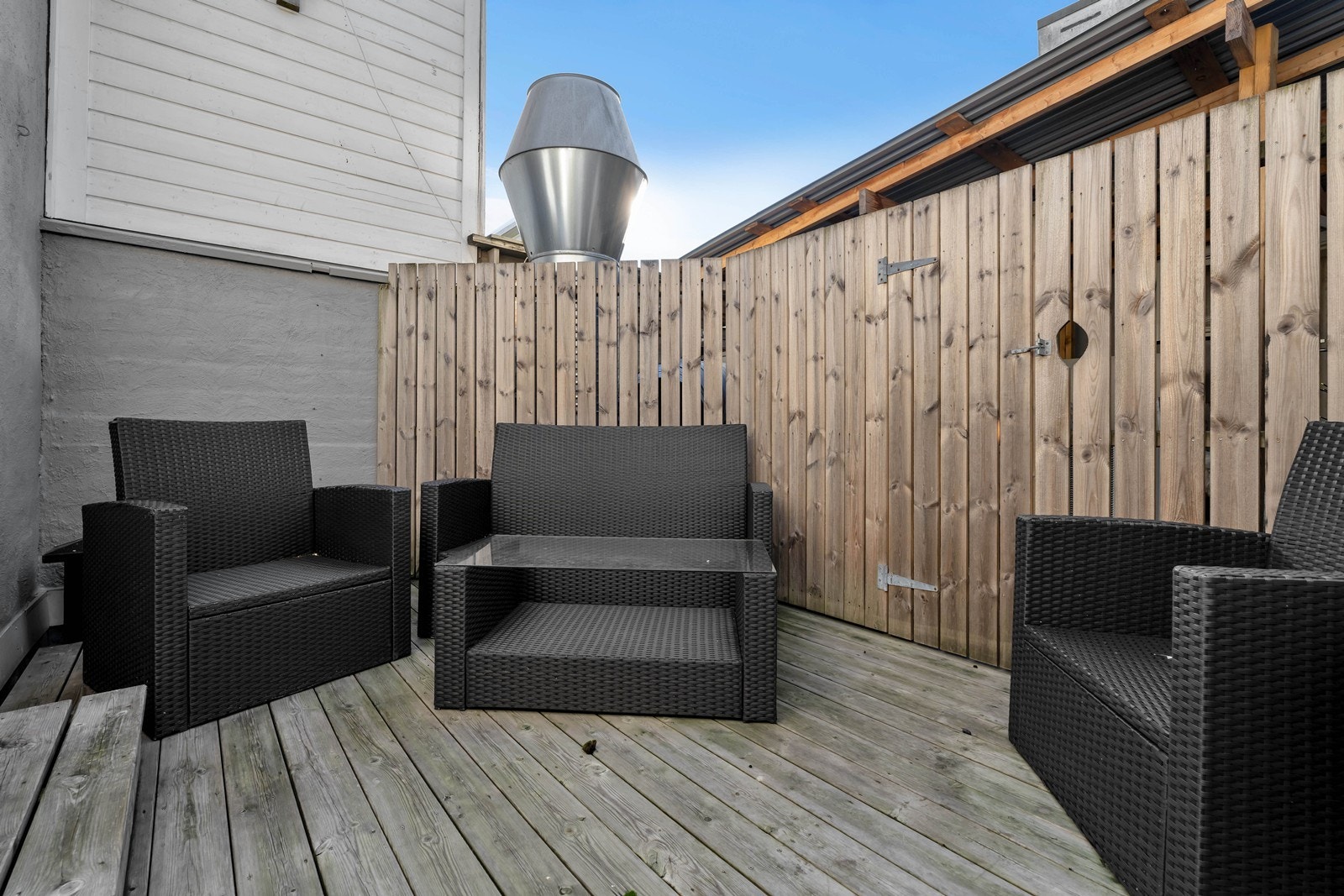 Tradisjonsrik bygård midt i Arendal sentrum