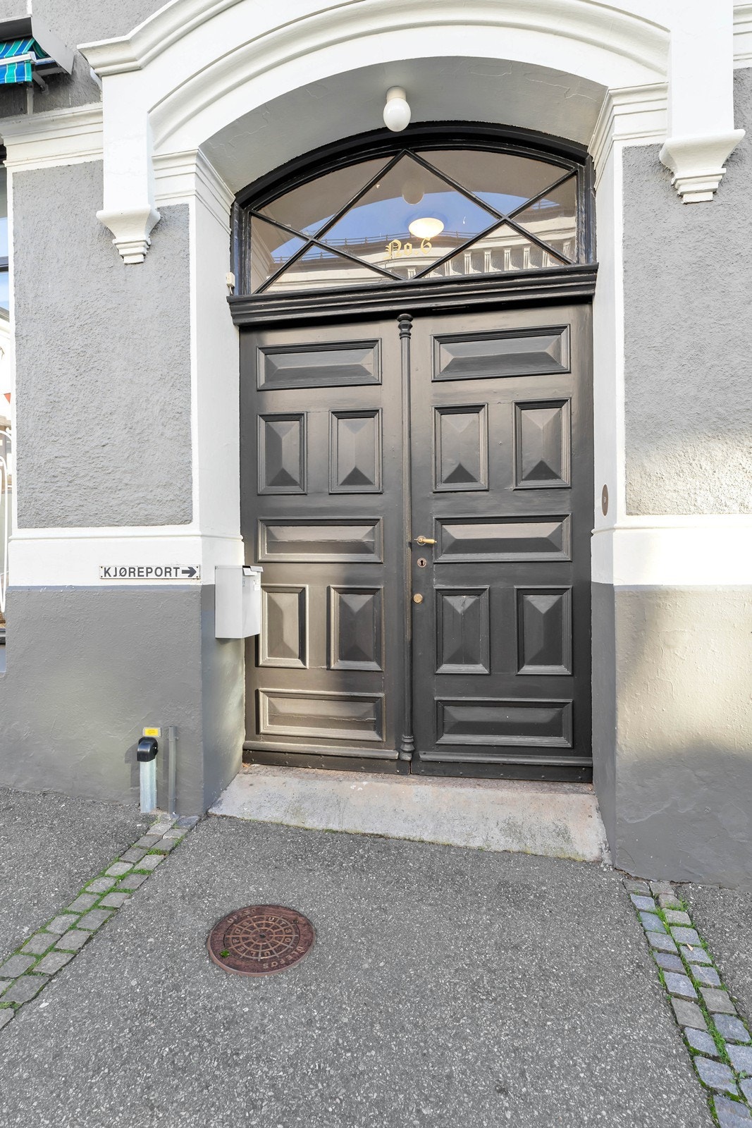 Tradisjonsrik bygård midt i Arendal sentrum