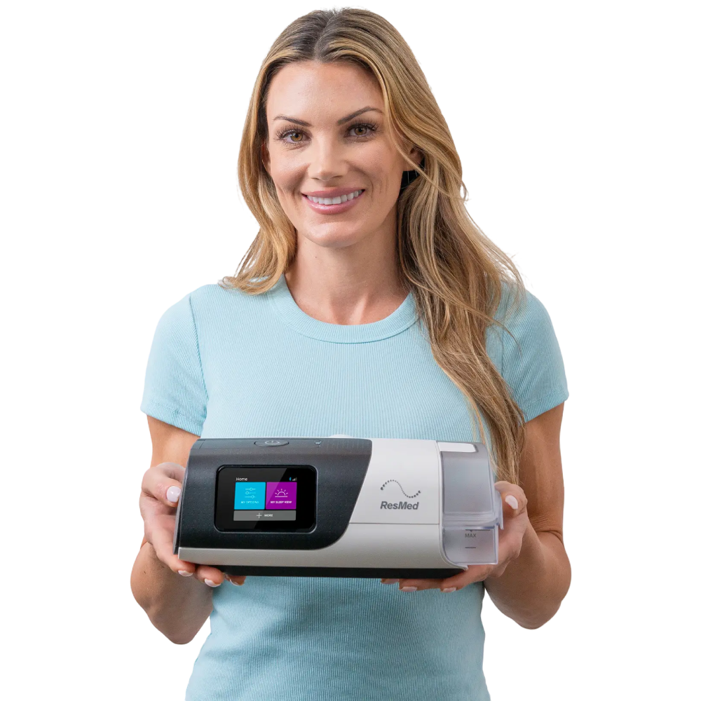 Woman holding the ResMed AirSense 11 AutoSet with color touchscreen facing forward