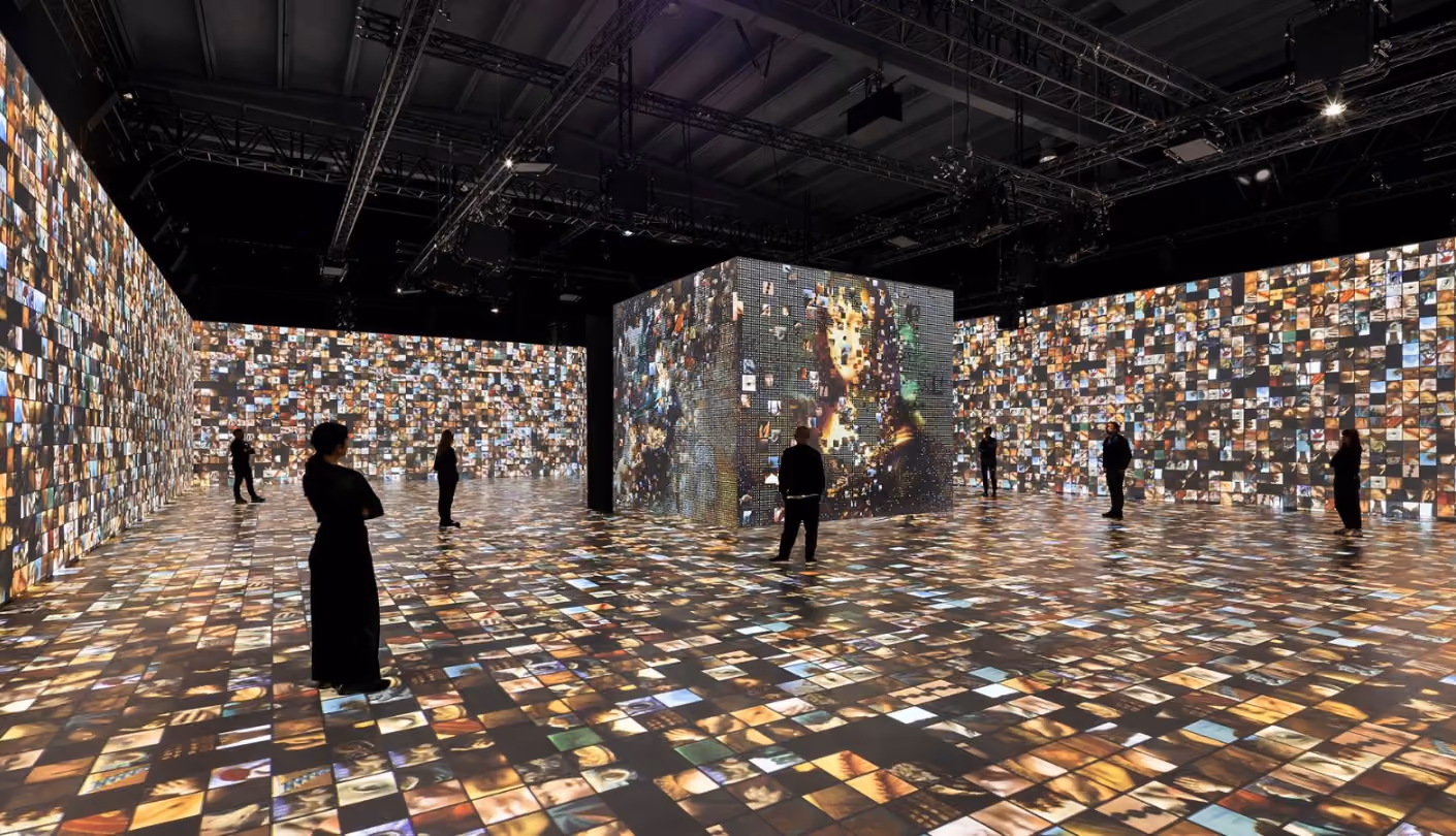 Leonardo's creative world brought to life through projection