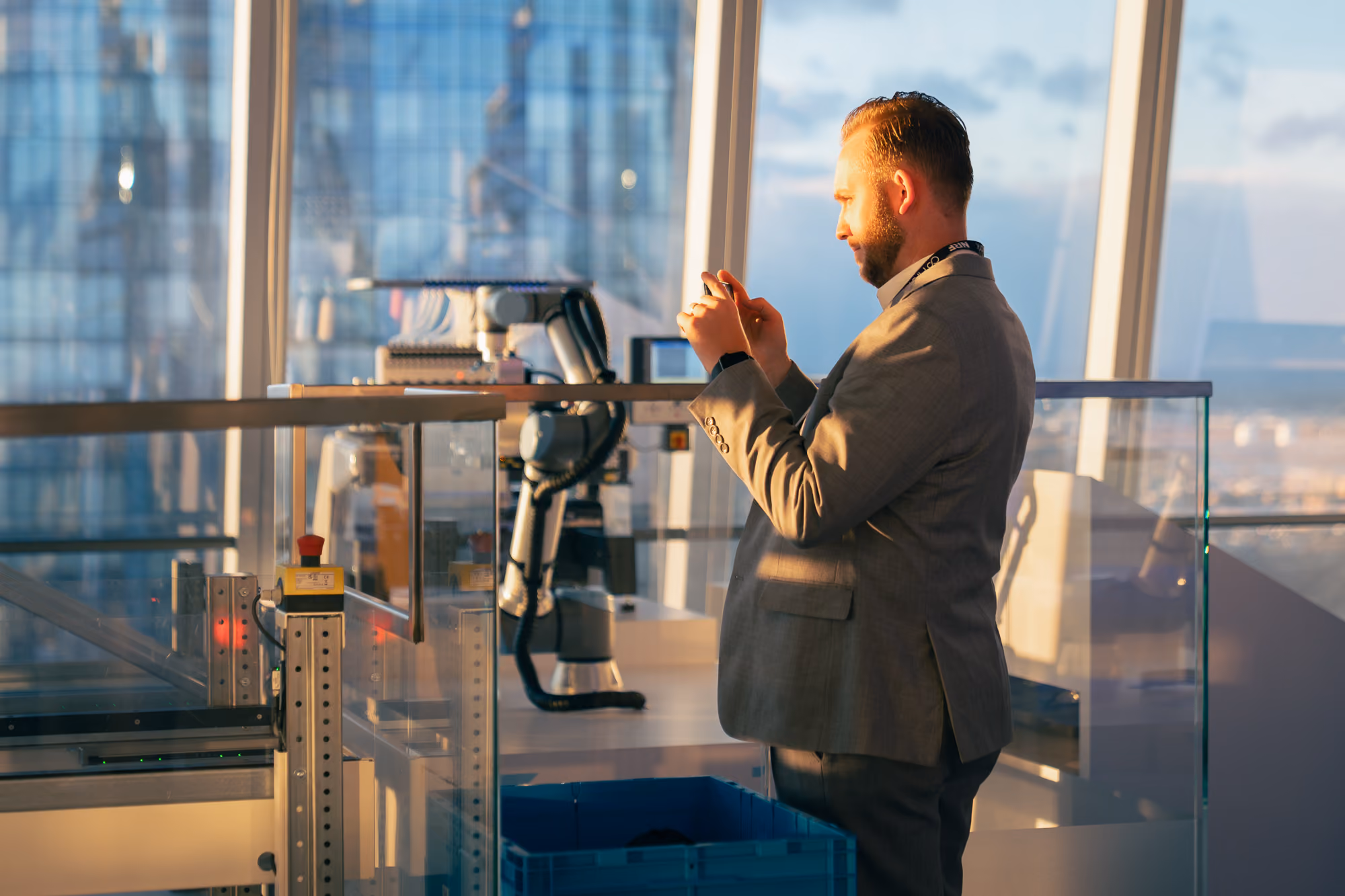 Enterprise software brought to life through immersive room design